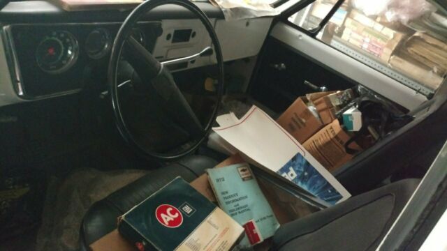 1972 White Chevrolet Blazer