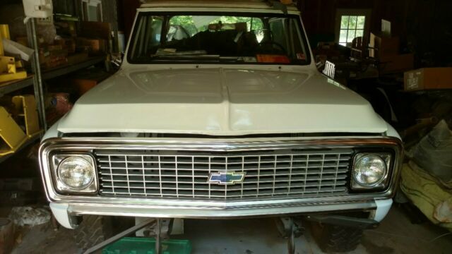 1972 White Chevrolet Blazer