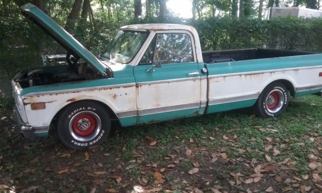1972 WHITE AND GREEN Chevrolet C-10 Standard Cab Pickup
