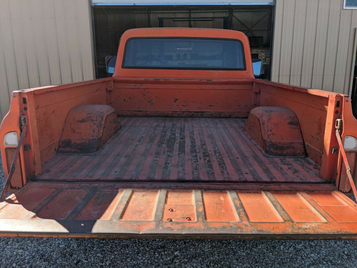 1972 Red Chevrolet C-10