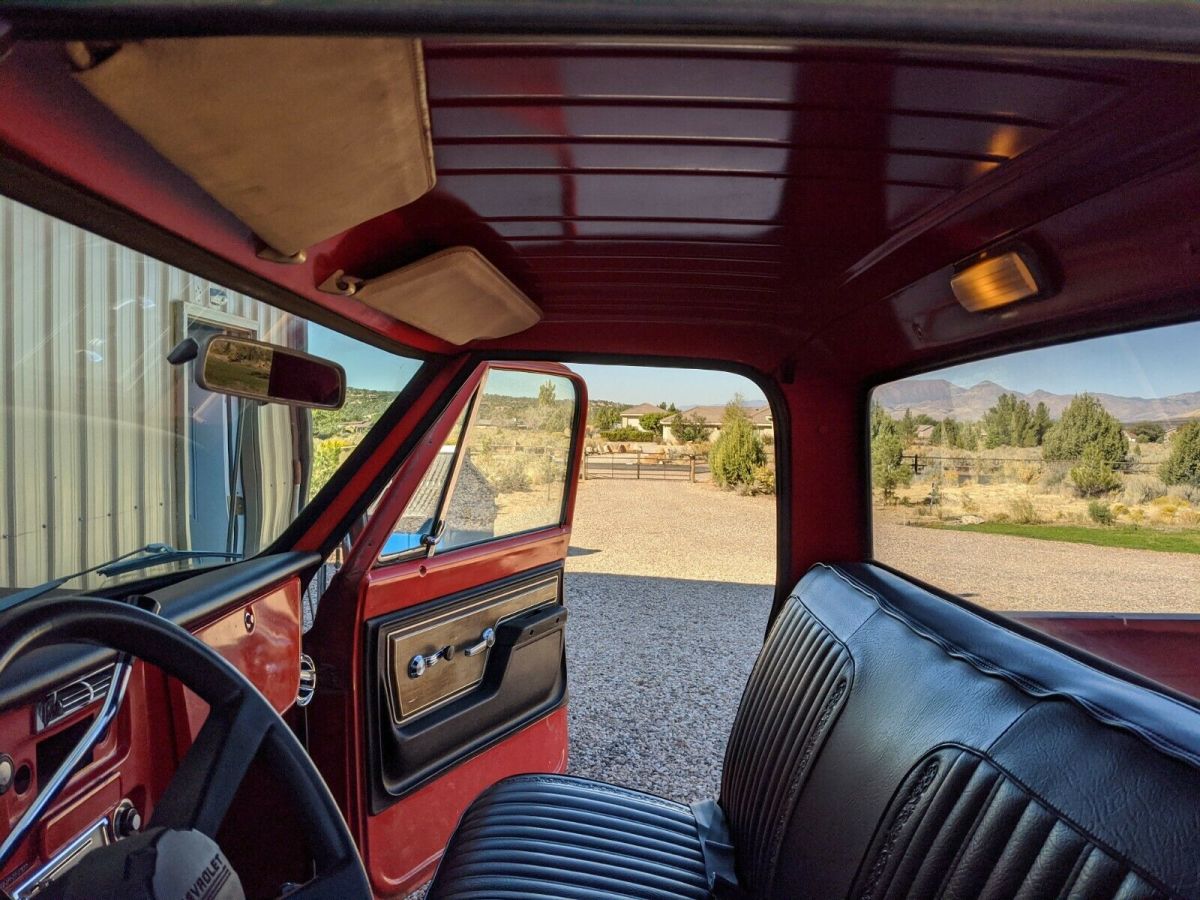 1972 Red Chevrolet C-10
