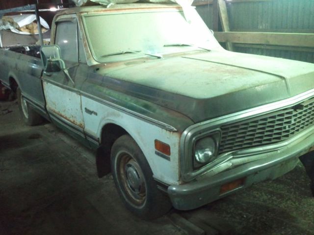 1972 Green/White Chevrolet C-10 Pickup