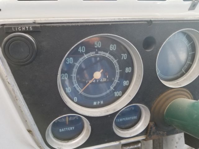 1972 White Chevrolet C-10 Pickup