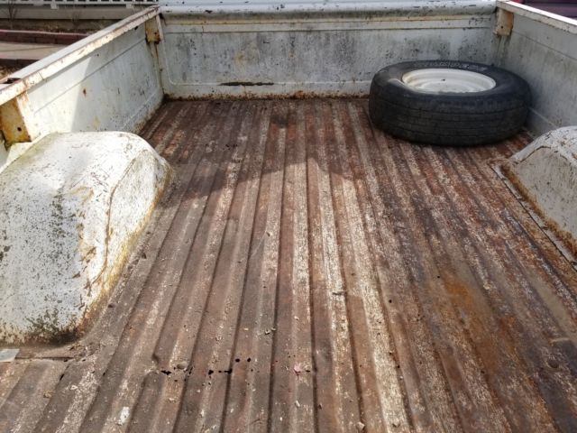 1972 White Chevrolet C-10 Pickup