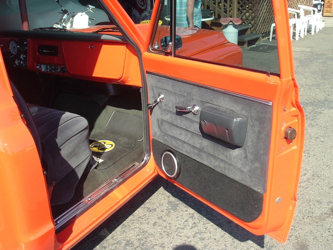 1972 Orange Chevrolet C-10 Standard Cab Pickup
