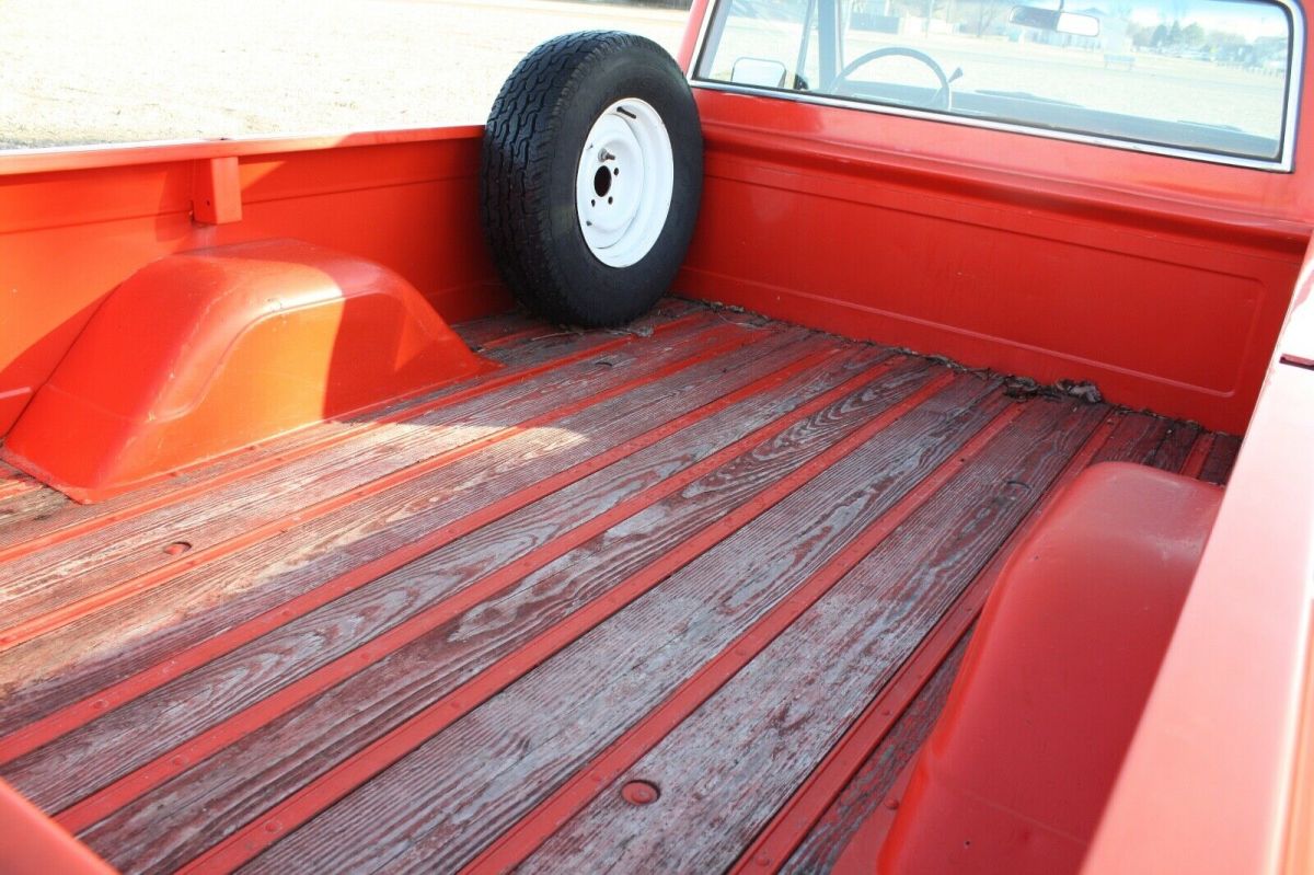 1972 Red Chevrolet C-10