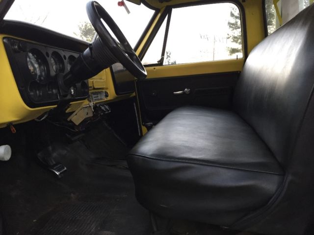 1972 Yellow Chevrolet C-10 Cab & Chassis