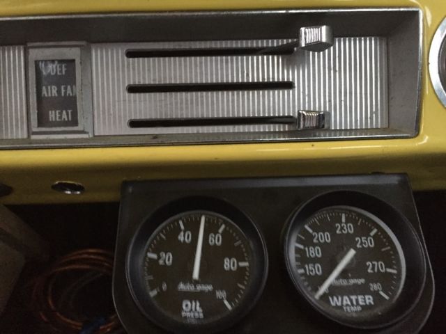 1972 Yellow Chevrolet C-10 Cab & Chassis