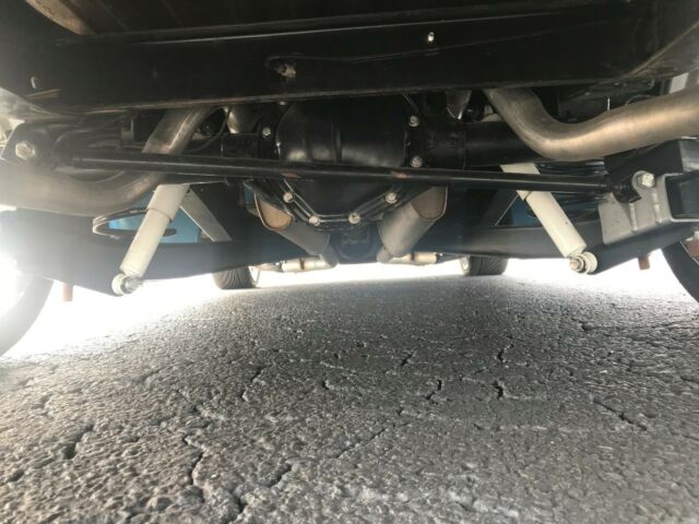 1972 BLUE & WHITE Chevrolet C-10 PICK-UP