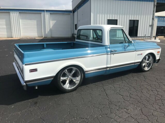 1972 BLUE & WHITE Chevrolet C-10 PICK-UP