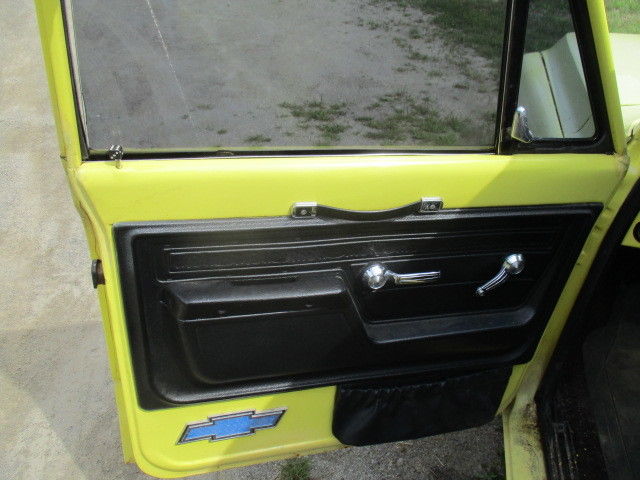 1972 Yellow Chevrolet C-10 Standard Cab Pickup