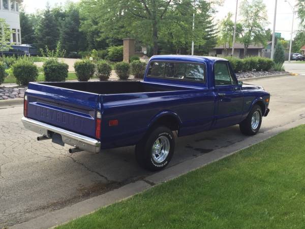 1972 Blue Chevrolet C-10 single cab