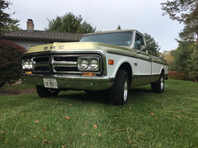 1972 Olive green/white Chevrolet C-10 Long bed