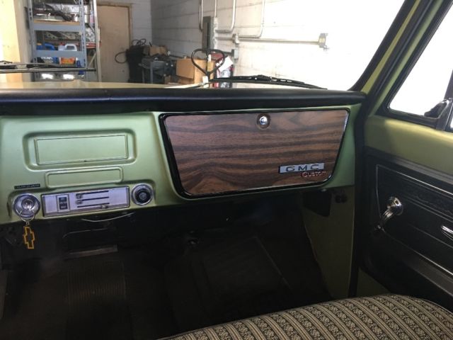 1972 Olive green/white Chevrolet C-10 Long bed