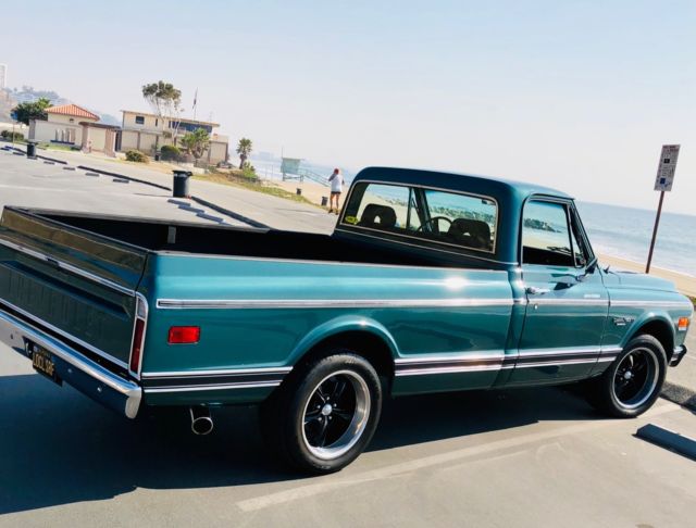 1972 Green Chevrolet C-10 Pickup