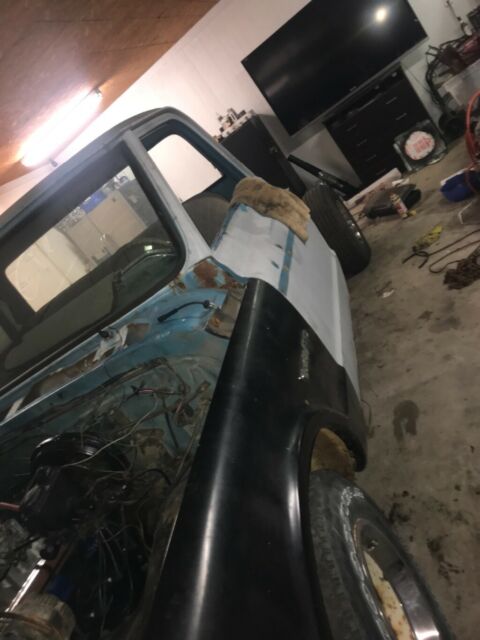 1972 Blue Chevrolet C-10 Long bed