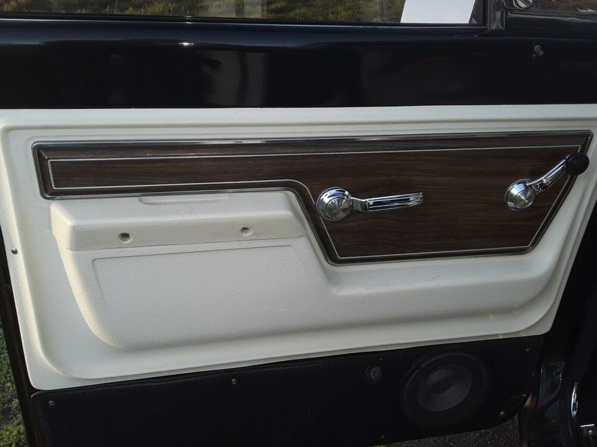 1972 Black Chevrolet Cheyenne Standard Cab Pickup