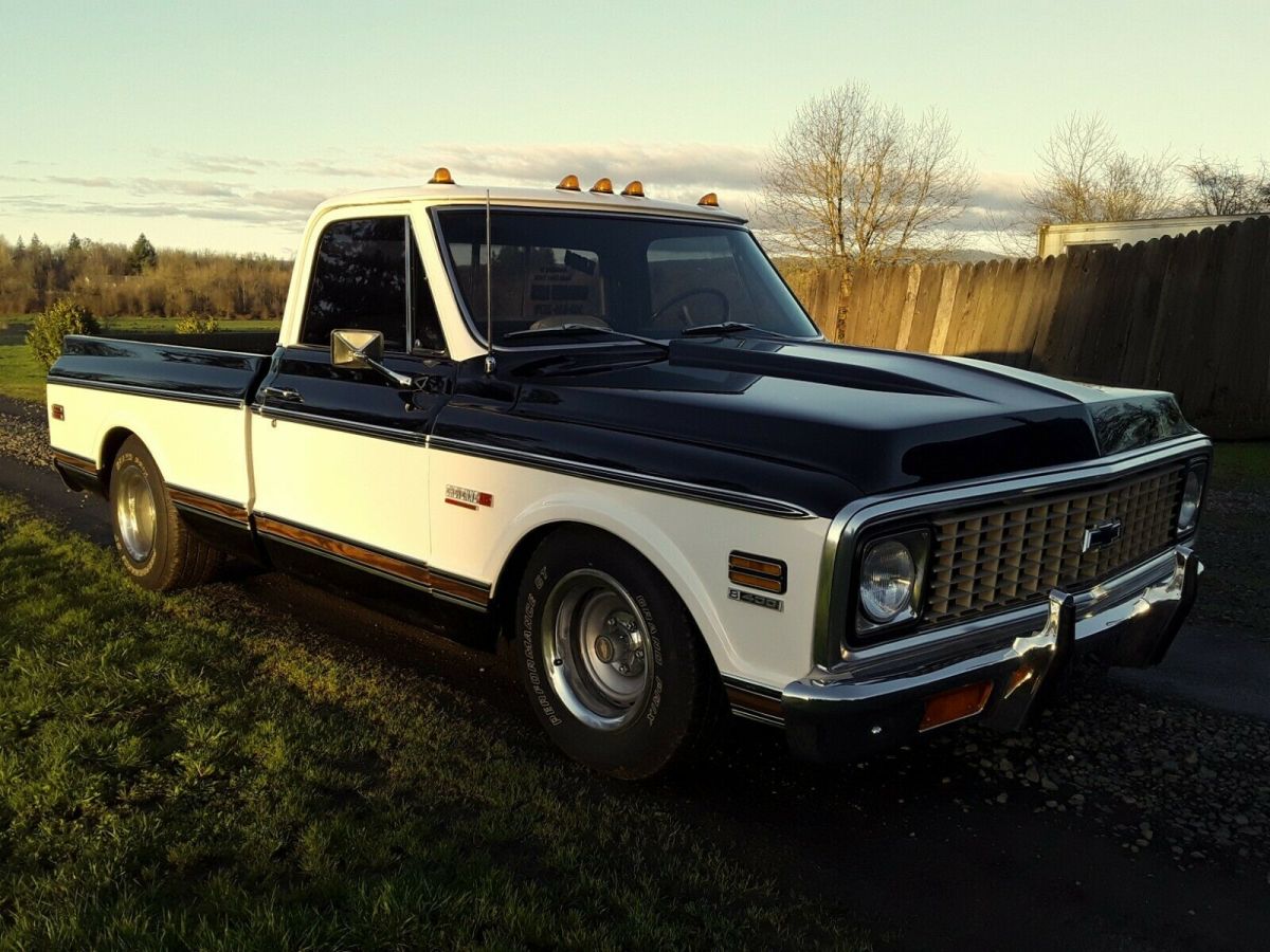 1972 Black Chevrolet Cheyenne Standard Cab Pickup