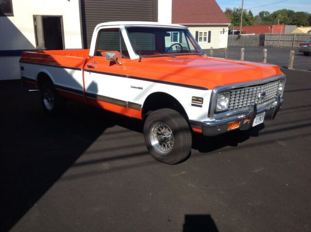 1972 Orange white Chevrolet C/K Pickup 2500
