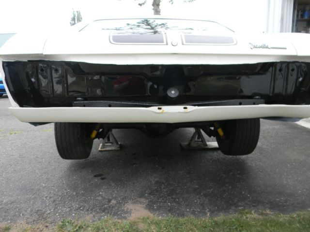 1972 White Chevrolet Chevelle Coupe