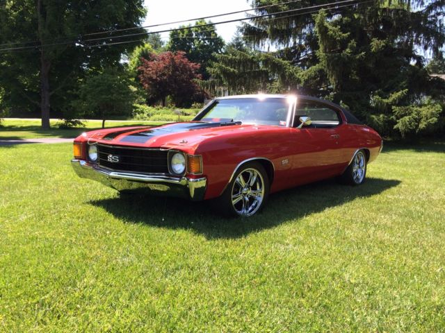 1972 Red Chevrolet Chevelle Coupe