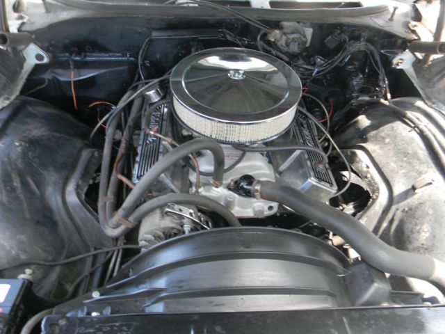 1972 White Chevrolet Chevelle Coupe