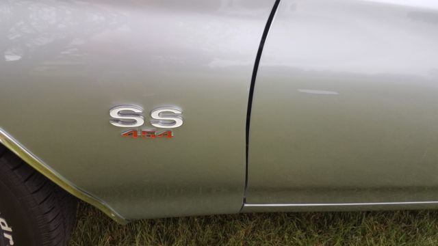 1972 Silver Chevrolet Chevelle 2dr