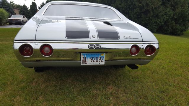 1972 Silver Chevrolet Chevelle 2dr