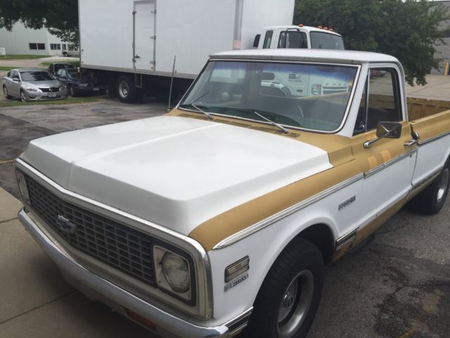 1972 Ochre and white Chevrolet C-10 Cab & Chassis