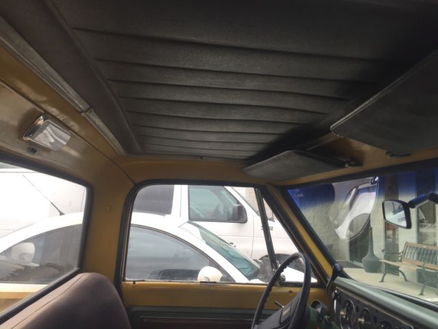 1972 Ochre and white Chevrolet C-10 Cab & Chassis