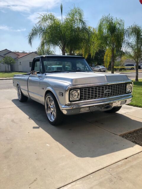 1972 Silver Chevrolet C-10 Standard Cab Pickup