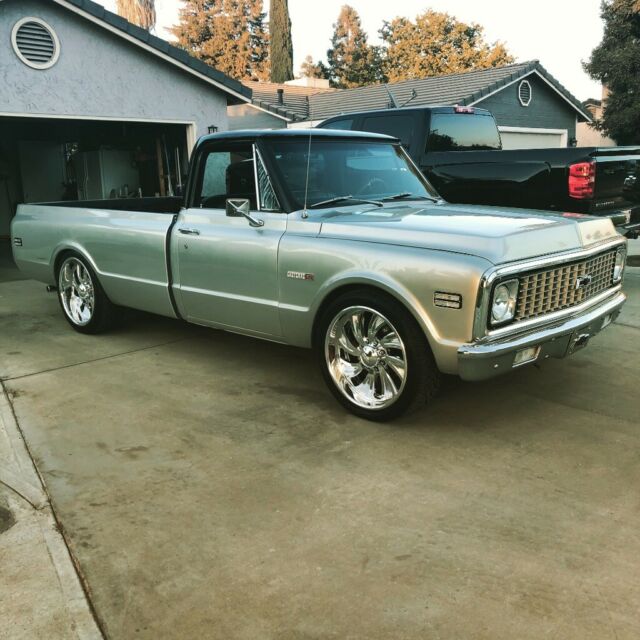 1972 Silver Chevrolet C-10 Standard Cab Pickup