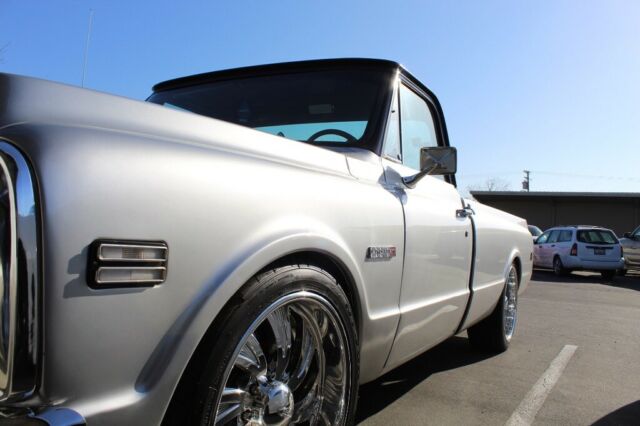 1972 Silver Chevrolet C-10 Standard Cab Pickup