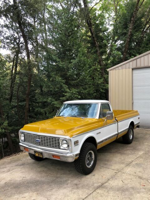 1972 Gold Chevrolet C-10 Standard Cab Pickup