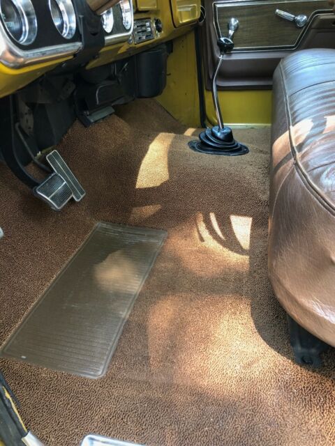 1972 Gold Chevrolet C-10 Standard Cab Pickup