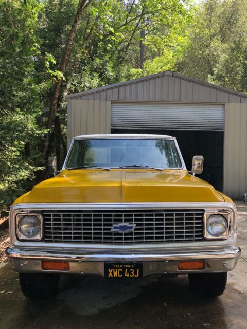 1972 Gold Chevrolet C-10 Standard Cab Pickup