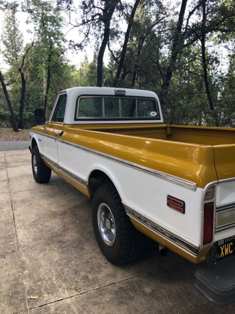 1972 Gold Chevrolet C-10 Standard Cab Pickup