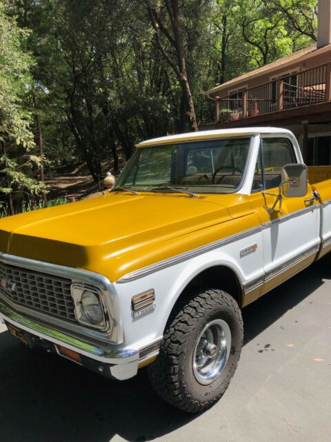 1972 Gold Chevrolet C-10 Standard Cab Pickup