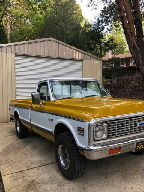 1972 Gold Chevrolet C-10 Standard Cab Pickup