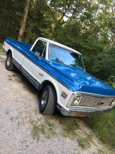 1972 Blue/white Chevrolet C-10 Longbed