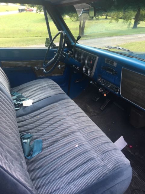 1972 Blue/white Chevrolet C-10 Longbed