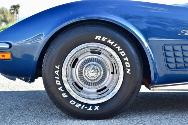 1972 Targa Blue Chevrolet Corvette