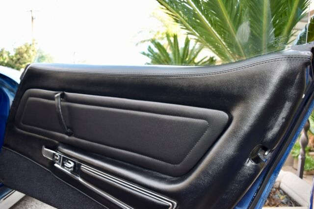 1972 Targa Blue Chevrolet Corvette