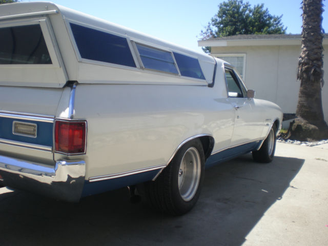 1972 White Chevrolet El Camino