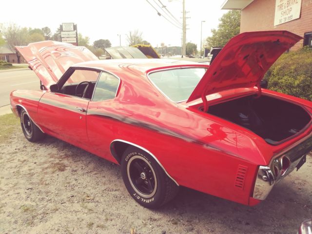 1972 Red Chevrolet Chevelle Coupe