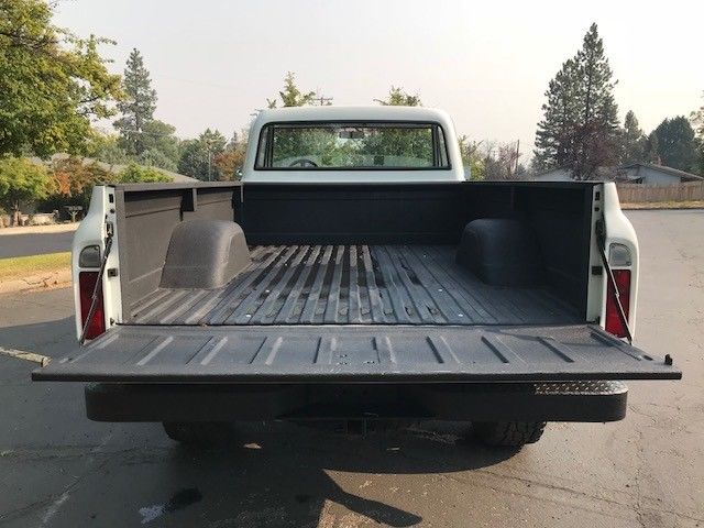 1972 White Chevrolet C-10 Standard Cab Pickup