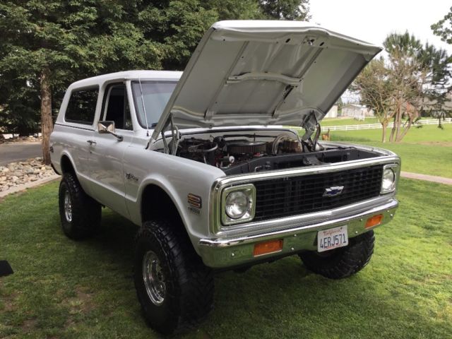 1972 White Chevrolet Blazer