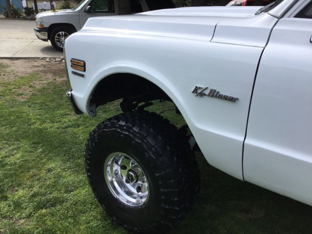 1972 White Chevrolet Blazer