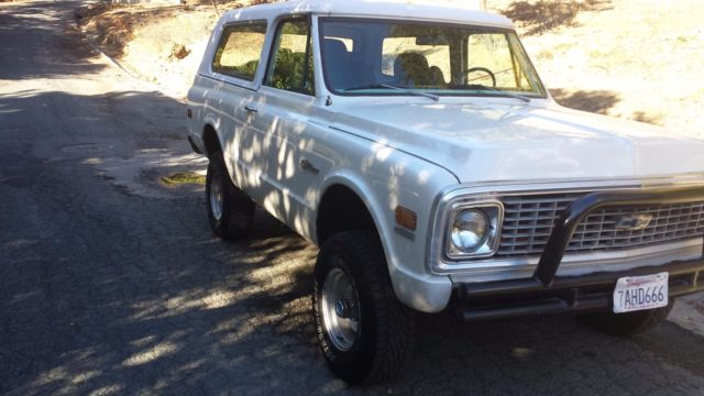 1972 White Chevrolet Blazer SUV
