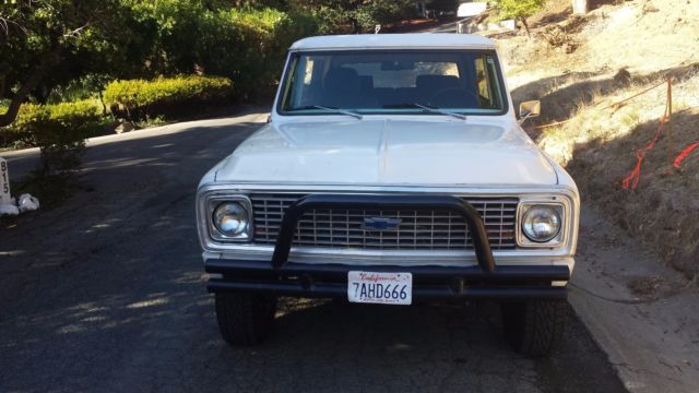 1972 White Chevrolet Blazer SUV